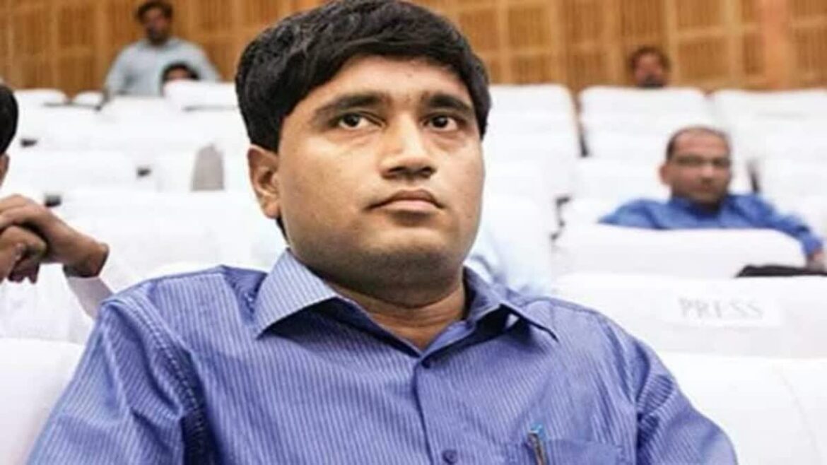 IFS अधिकारी संजीव चतुर्वेदी ने 3 लाख से अधिक भत्ता राशि CM राहत कोष में दान, पेश की ईमानदारी की मिसाल