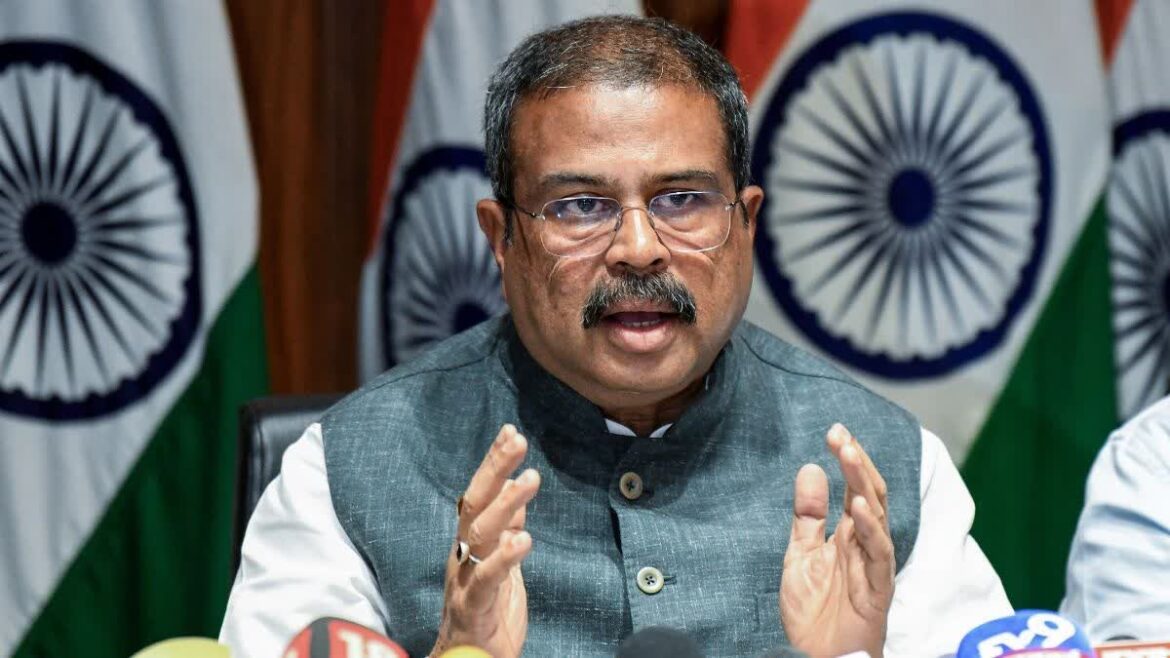 NEET विवाद के बीच शिक्षा मंत्री धर्मेंद्र प्रधान ने दिया इस्तीफा