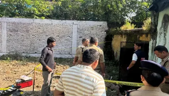 देहरादून में महिला की गोली मारकर हत्या, पति पर मुकदमा दर्ज; वारदात के बाद से फरार