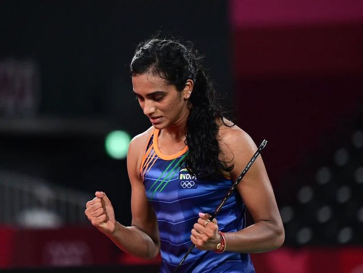 पीवी सिंधु ने टोक्यो ओलंपिक में पदक जीतकर रचा इतिहास, बनी पहली महिला खिलाड़ी