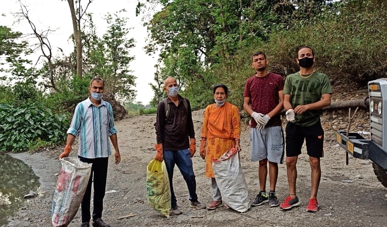 पर्यावरण गतिविधि द्वारा स्वच्छता कार्यक्रम, 75 किलोग्राम कूड़ा एकत्र कर की गई सफाई