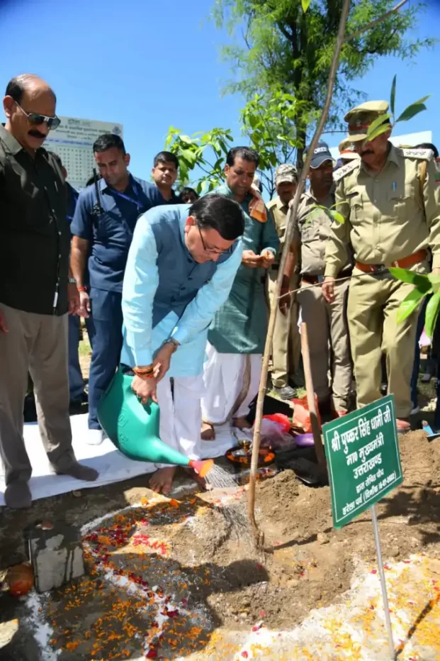 उत्तराखंड में हरेला पर्व की धूम, सीएम धामी ने पौधा लगाकर किया शुभारंभ