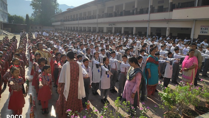 बच्चों को सिखाएं शून्य कचरा घर के गुर, इको ब्रिक्स बनाने को किया प्रोत्साहित