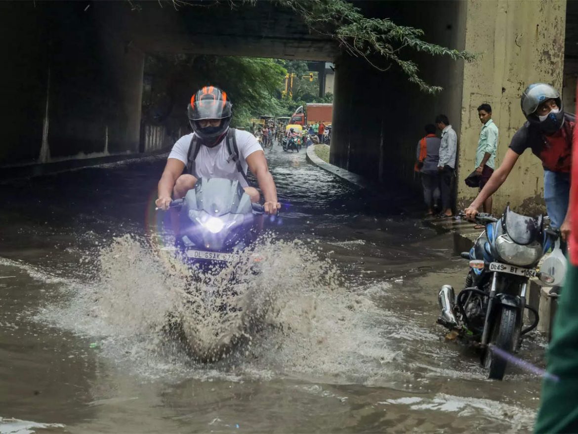 अगले चार दिनों के दौरान उत्तराखंड में बहुत तेज बारिश का अनुमान