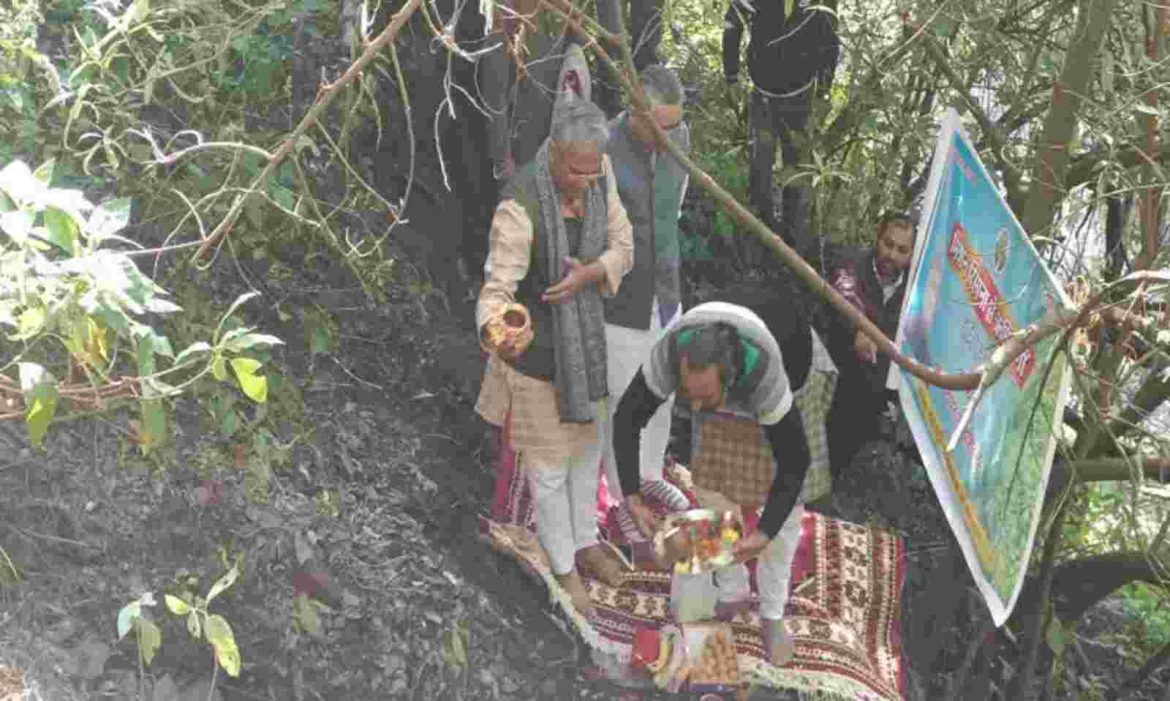 उत्तराखंड के पूर्व मुख्यमंत्री त्रिवेंद्र रावत ने नदी पुनर्जीवित करने का अभियान फिर से किया शुरू