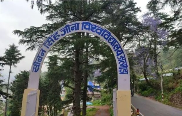 Uttarakhand: कुलपति की कुर्सी पर बैठ गया छात्र नेता, फोटो सोशल मीडिया पर वायरल; जमकर हो रहा बवाल