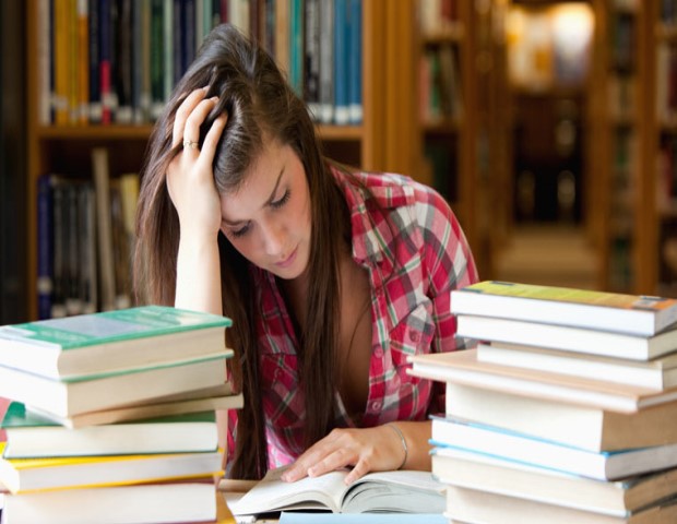 पीएचडी छात्र-छात्राओं में बढ़ता मानसिक तनाव: चिंता का विषय