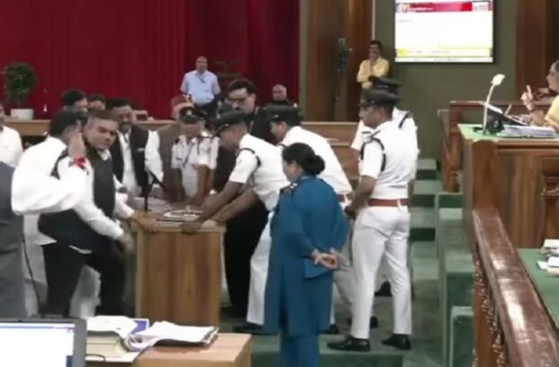 पंचायत चुनावों में कथित धांधली और कानून-व्यवस्था पर गरमाया सदन, कांग्रेस का हंगामा; चार बार स्थगित हुई कार्यवाही