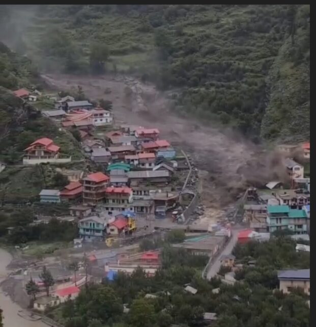 उत्तरकाशी आपदा: आईएएस अफसरों ने बढ़ाया मदद का हाथ, देंगे एक दिन का वेतन