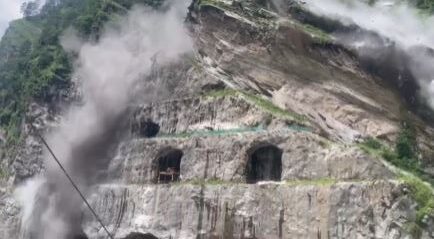 चमोली: जोशीमठ में टीएचडीसी साइट पर पहाड़ दरका, आठ श्रमिक घायल, दो की हालत गंभीर