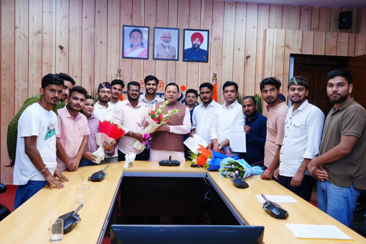 यूकेएसएसएससी परीक्षा रद्द होने पर बेरोजगार संघ ने मुख्यमंत्री धामी का जताया आभार