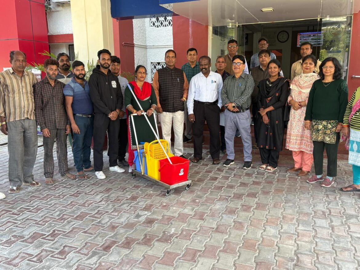 आईसीएआर–आईआईएसडब्ल्यूसी ने चलाया विशेष स्वच्छता अभियान, छात्रों में जागरूकता का संदेश