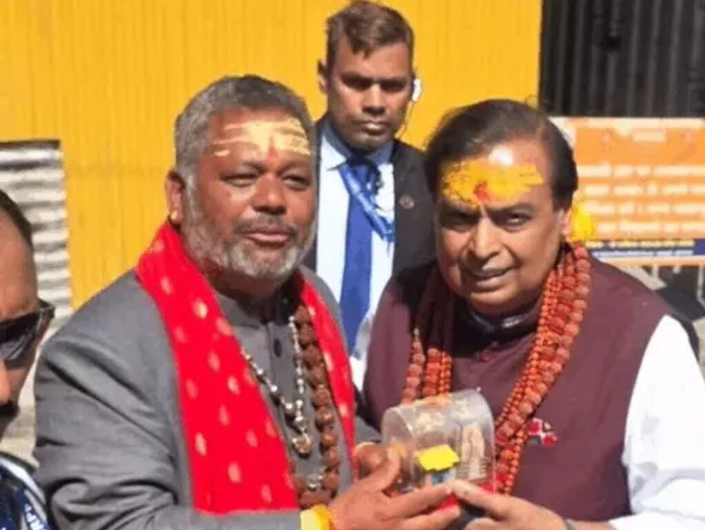 बद्रीनाथ-केदारनाथ पहुंचे मुकेश अंबानी, मंदिर समिति को दिया 5 करोड़ का दान
