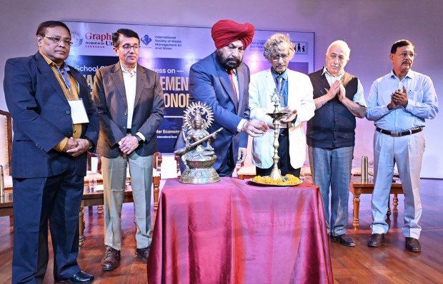 ग्राफिक एरा में स्कूल चिल्ड्रन कांग्रेस, छात्रों ने दिखाया बेस्ट आउट ऑफ वेस्ट का हुनर