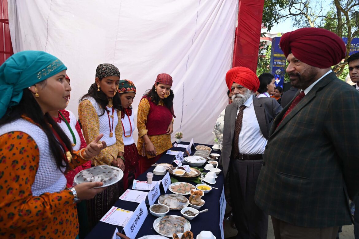 रजत जयंती पर विश्विद्यालयों के रोचक मुकाबले, ग्राफिक एरा का परचम लहराया
