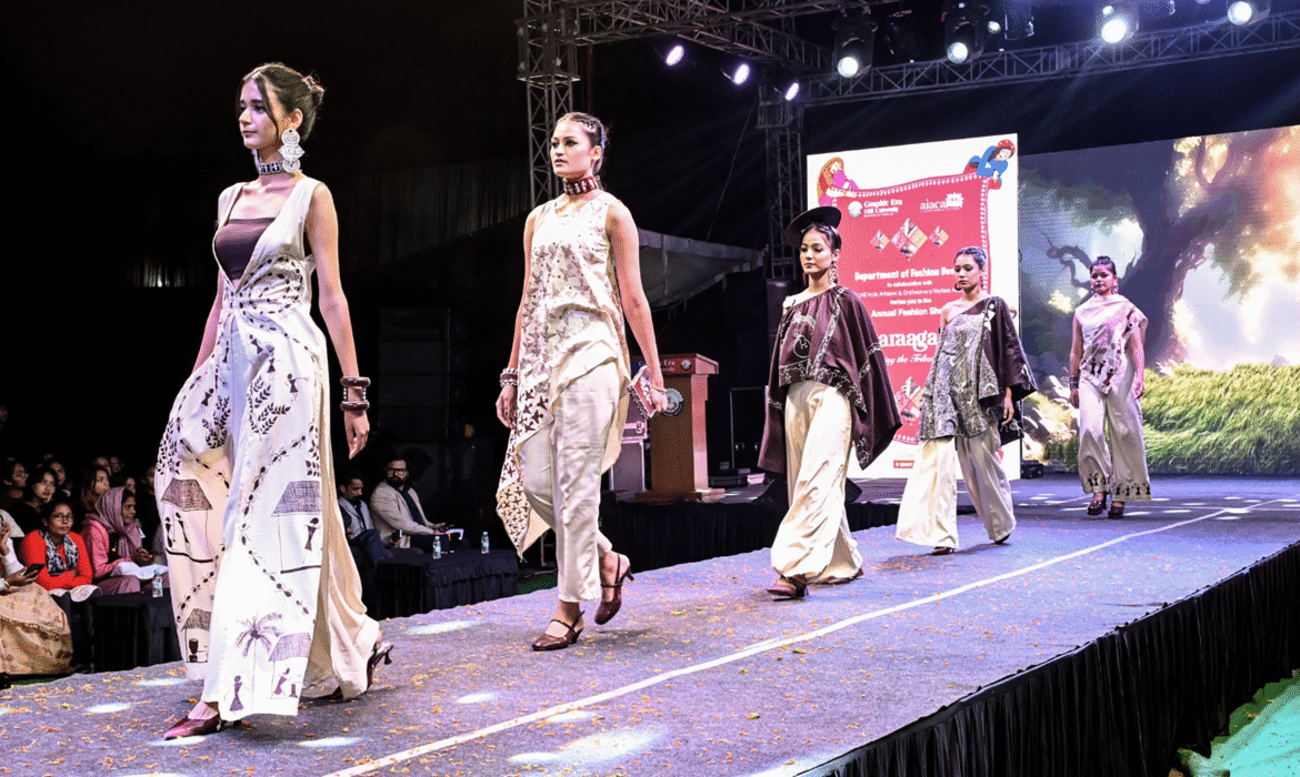 ग्राफिक एरा में उत्तरागम फैशन शो, रैंप पर बिखरी जनजातीय पहनावे की छटा