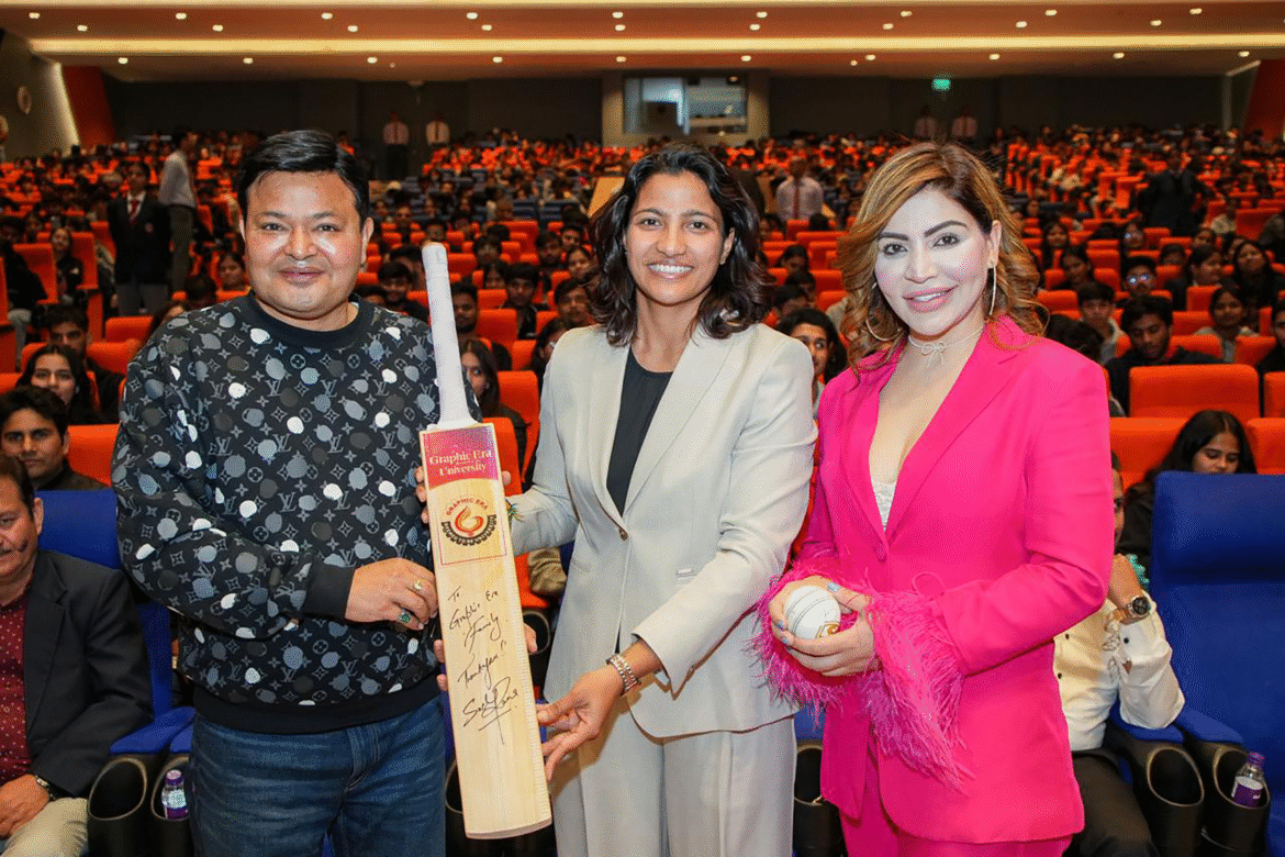 ग्राफिक एरा में वर्ल्ड चैम्पियन स्नेह राणा पर फूलों की बारिश, बोली- महिला क्रिकेट की पहचान सबसे बड़ी चुनौती थी