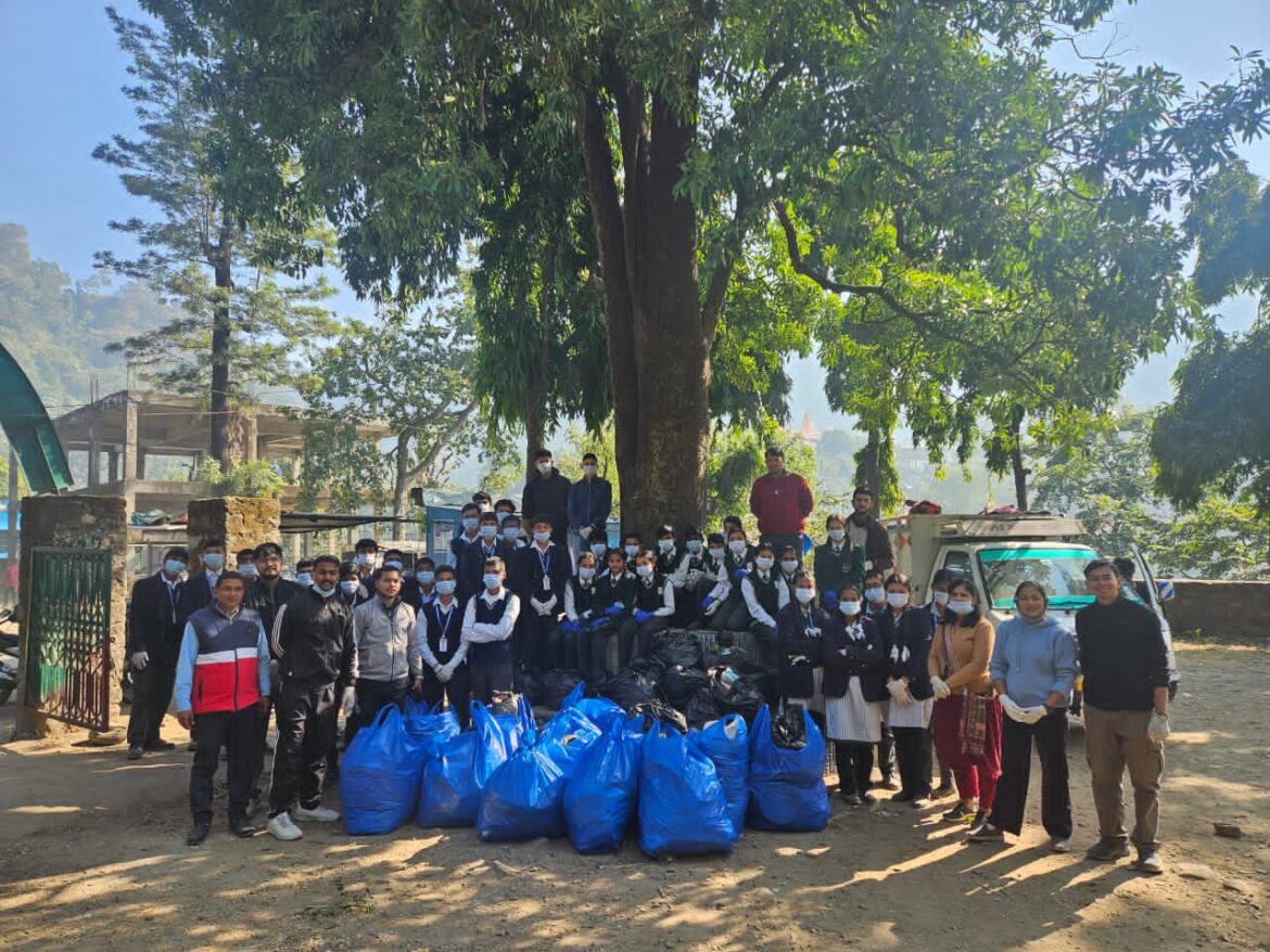 सिद्धबली महोत्सव के बाद ग्रीन आर्मी का स्वच्छता अभियान, 80 से अधिक बैग कूड़ा एकत्र