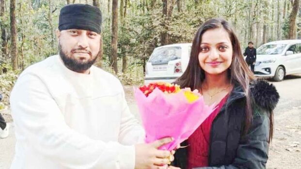 महाकुंभ वायरल गर्ल मोनालिसा पहुंचीं उत्तराखंड, देहरादून में शुरू हुई बॉलीवुड फिल्म ‘द डायरी ऑफ मणिपुर’ की शूटिंग