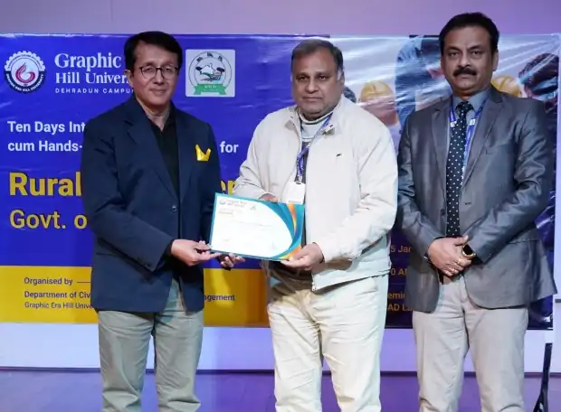 ग्राफिक एरा में इंजीनियरों को प्रबंधन कौशल सहित एआई टूल्स का प्रशिक्षण दिया गया