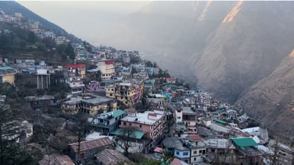 ज्योतिर्मठ में भू-धंसाव से जर्जर 55 भवनों का होगा ध्वस्तीकरण, प्रशासन ने बढ़ाई कार्रवाई