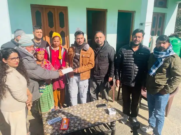 नवोदय के पूर्व छात्रों ने पेश की मदद की मिसाल, बच्चों और बहिन को शिक्षा और भाई को रोजगार का संकल्प