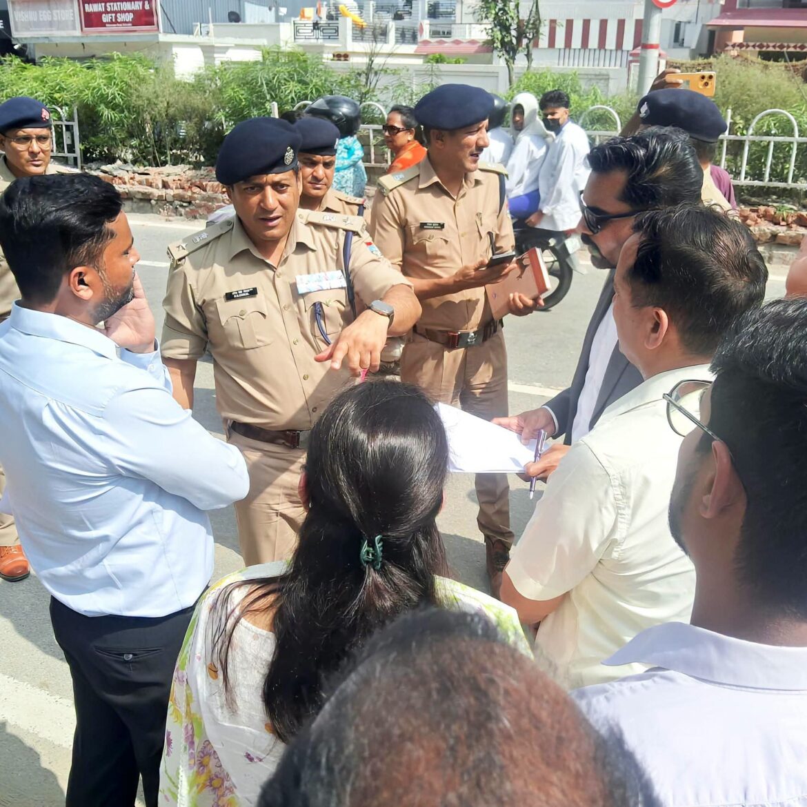 मोहब्बेवाला में लगातार सड़क हादसों पर प्रशासन सख्त, DM-SSP ने किया राजमार्ग का निरीक्षण, रंबल स्ट्रिप लगाने के निर्देश