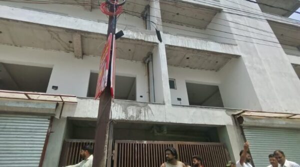 MDDA का बड़ा एक्शन, देहरादून-ऋषिकेश में 8 अवैध बहुमंजिला भवन सील