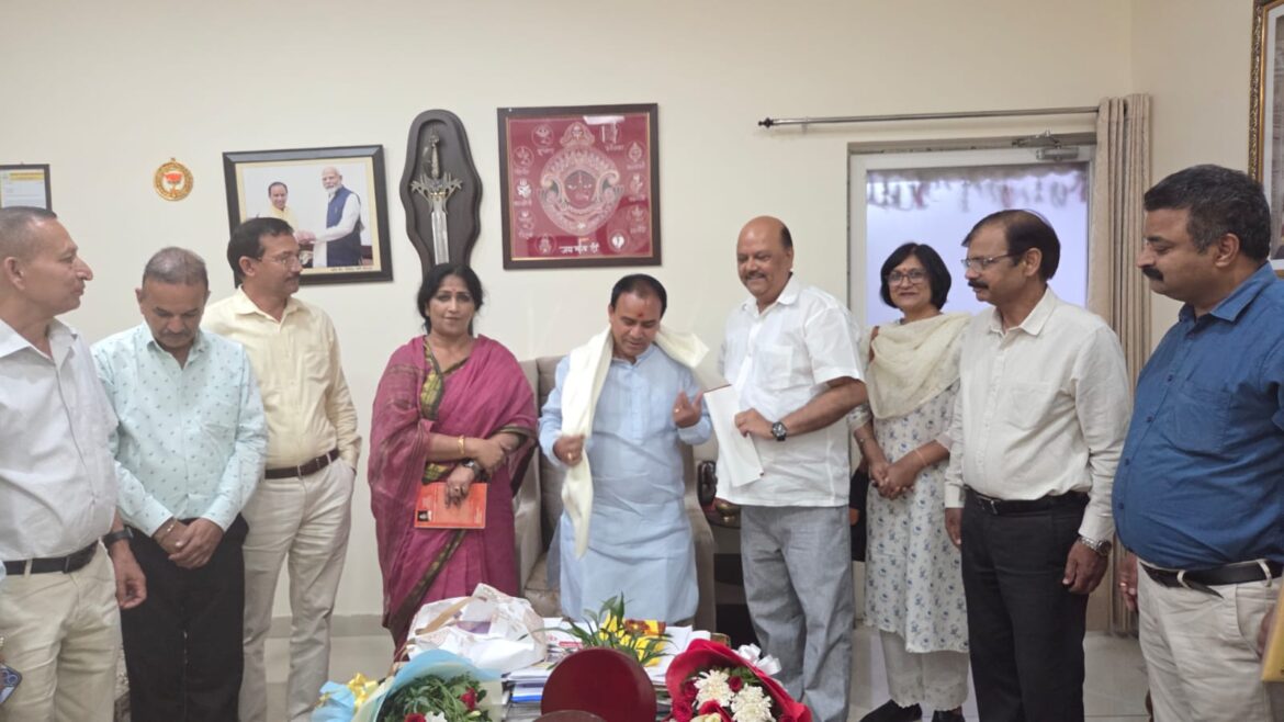 ग्रुटा प्रतिनिधिमंडल ने उच्च शिक्षा मंत्री से की मुलाकात, शिक्षकों की लंबित मांगों को लेकर सौंपा प्रस्ताव