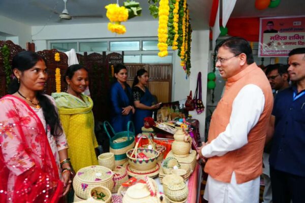 CM धामी की अपील- त्योहारों पर खरीदें स्थानीय उत्पाद, महिलाओं की आजीविका को मिलेगा बढ़ावा
