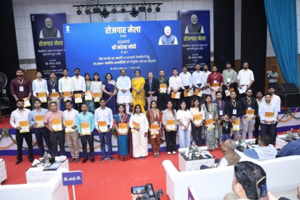देहरादून में 249 युवाओं को मिले नियुक्ति पत्र, आयकर विभाग में सबसे ज्यादा 121 नियुक्तियां