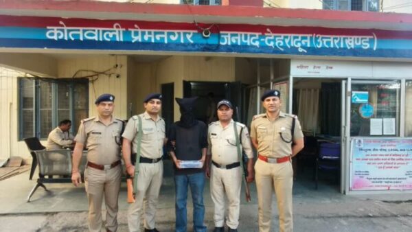 देहरादून में बड़े आतंकी हमले की साजिश नाकाम, पाकिस्तानी हैंडलर के इशारे पर काम कर रहा युवक गिरफ्तार