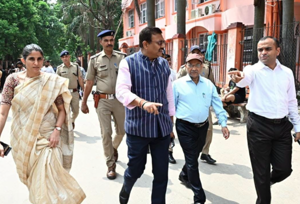 कांवड़ यात्रा 2026: घातक हथियारों पर पूर्ण प्रतिबंध, दिल्ली-देहरादून एक्सप्रेसवे से नहीं होगी यात्रा, मुख्य सचिव ने दिए सख्त निर्देश