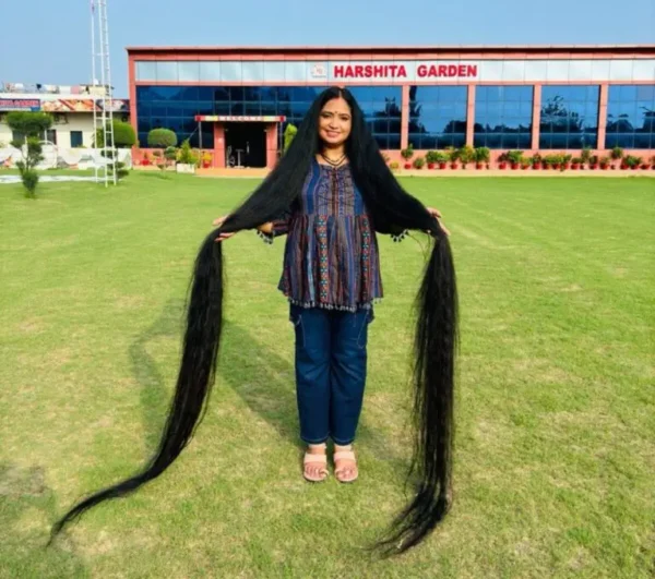 हल्द्वानी की रेणु धारियाल ने रचा इतिहास, 8 फीट 10 इंच लंबे बालों के साथ बनाया गिनीज वर्ल्ड रिकॉर्ड