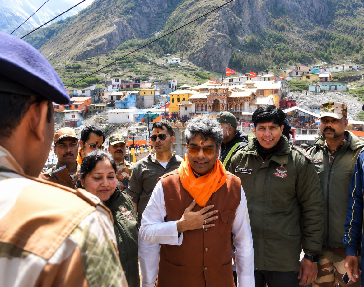 बदरीनाथ धाम पहुंचे अभिनेता आशुतोष राणा, बोले- चारधाम यात्रा परम कल्याण का मार्ग