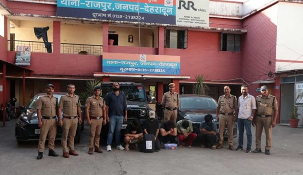 देहरादून में फर्जी कॉल सेंटर का भंडाफोड़, विदेशी नागरिकों से ठगी,पांच गिरफ्तार