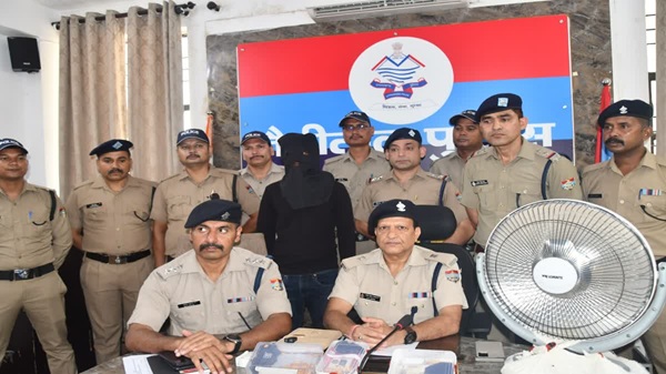 हल्द्वानी में 35 लाख की चोरी, 200 CCTV खंगालकर पुलिस ने दबोचा शातिर चोर, रूम हीटर से मिला 20 तोला सोना